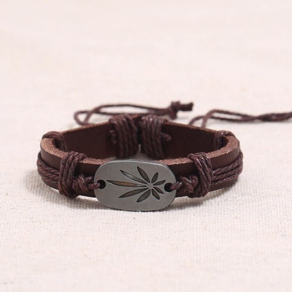 👑maple leaf leather bracelet - Picture 4 of 7